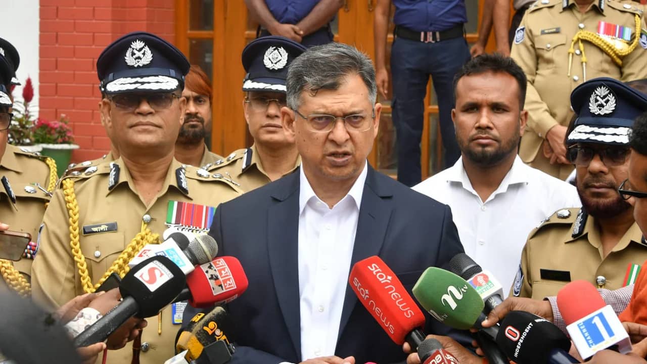 গণঅভ্যুত্থানের আকাঙ্ক্ষা অনুযায়ী সংবিধান সংস্কার হবে: স্বরাষ্ট্রমন্ত্রী- খবরটির স্থিরচিত্র