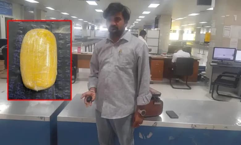 চট্টগ্রামের শাহ আমানত বিমানবন্দরে কোটি টাকার স্বর্ণসহ ভারতীয় নাগরিক আটক- খবরটির স্থিরচিত্র